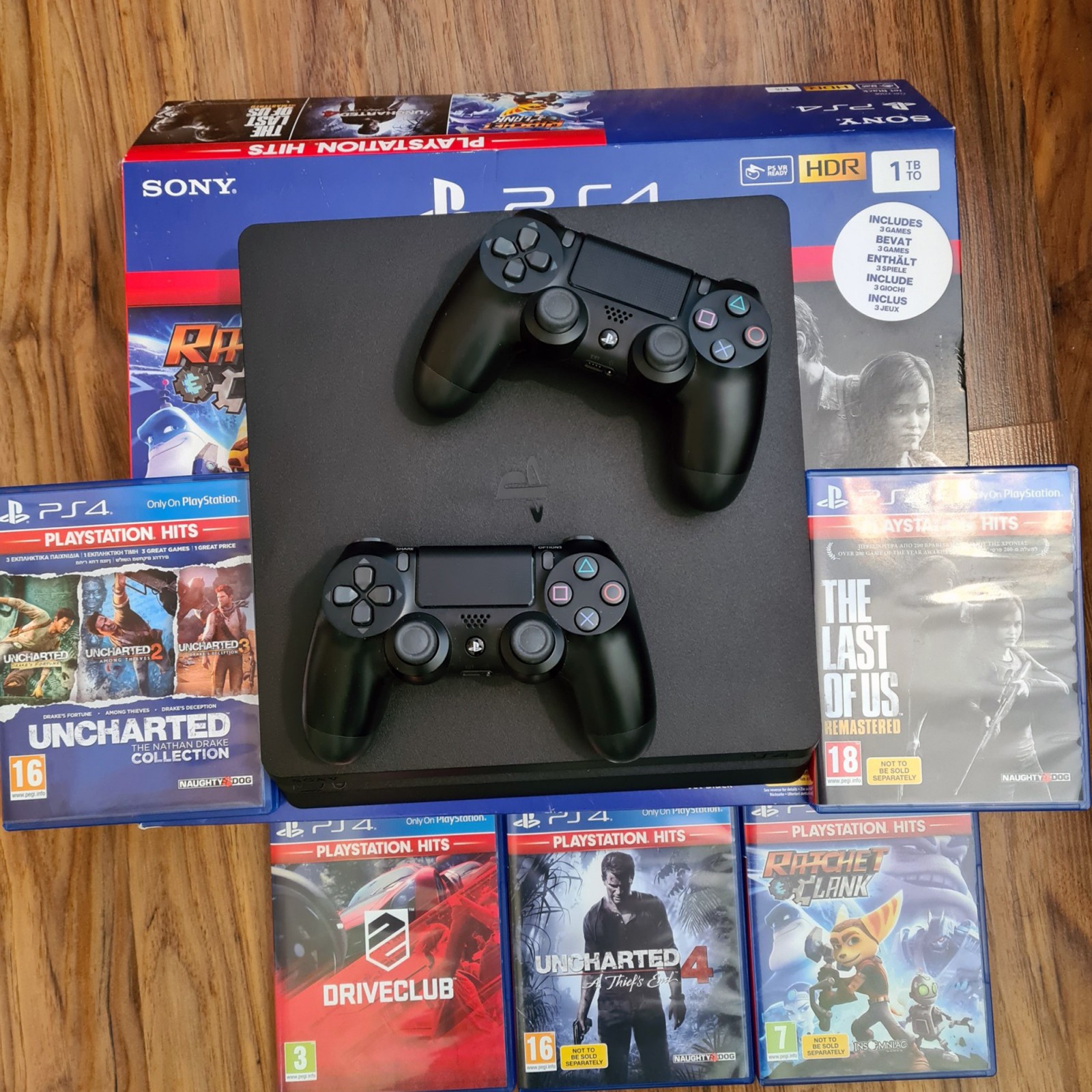 Ps4 1tb with 7 Games and 2 Controllers